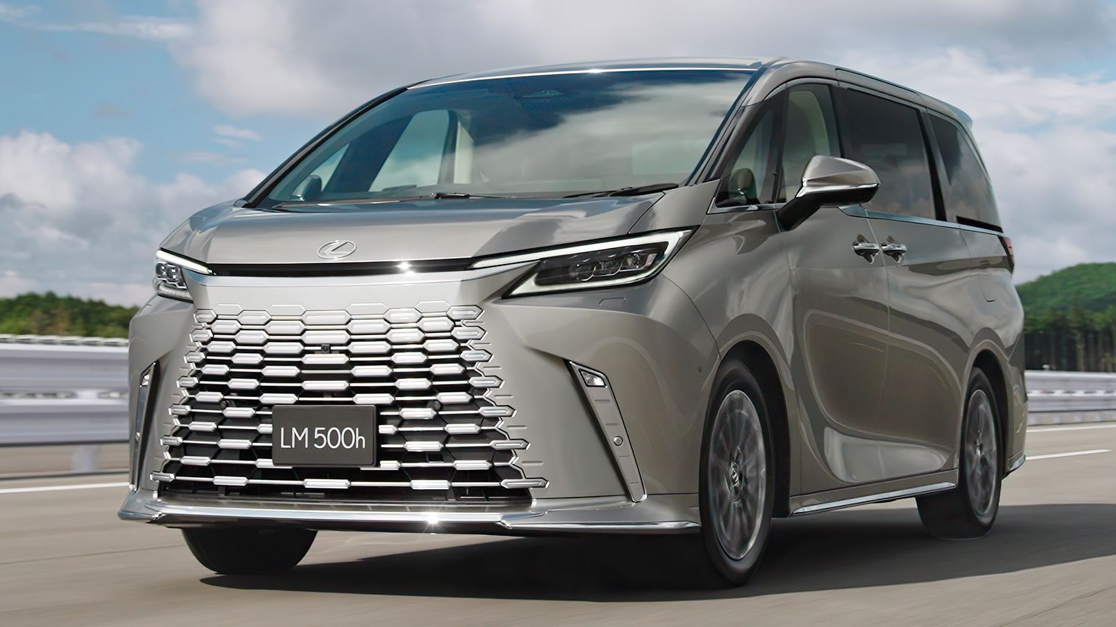 Η Lexus έκανε ακόμα καλύτερο το LM